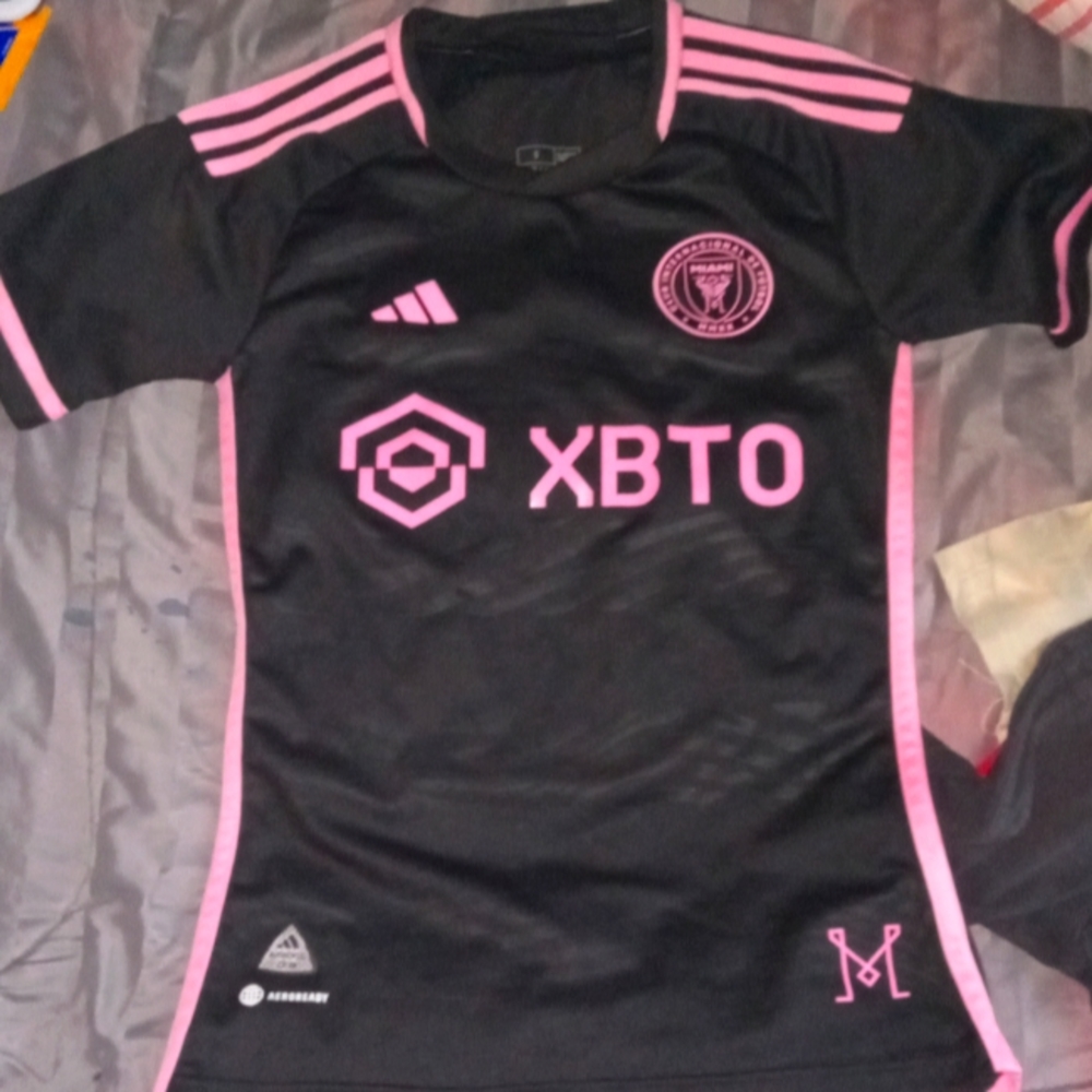 Inter Miami home 22/23 shirt